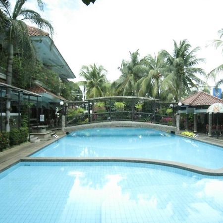 Pondok Serrata Hotel Semarang Exterior foto