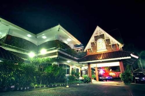 Pondok Serrata Hotel Semarang Exterior foto