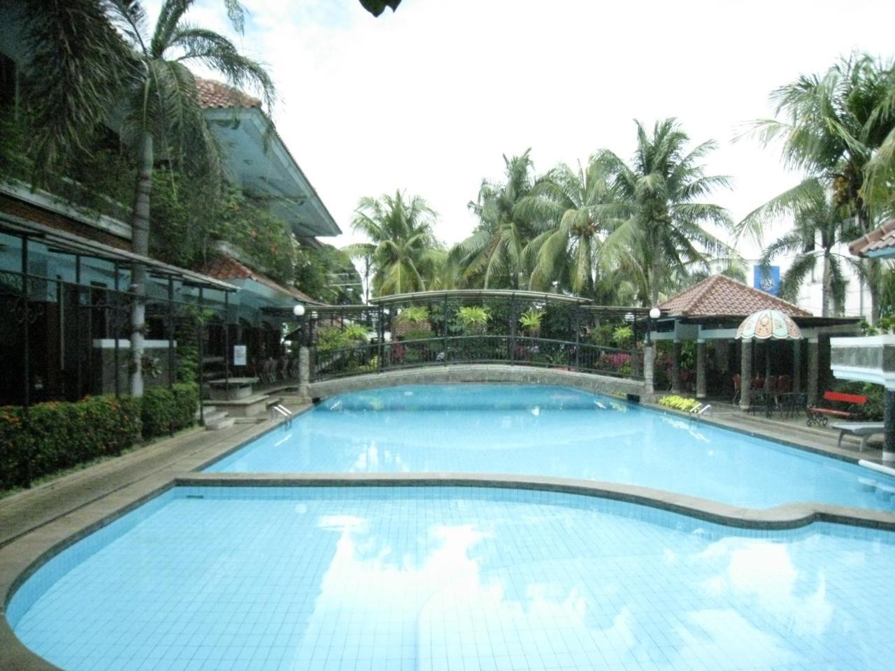 Pondok Serrata Hotel Semarang Exterior foto